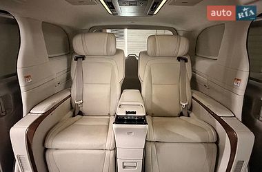 Мінівен Lexus LM 2025 в Києві