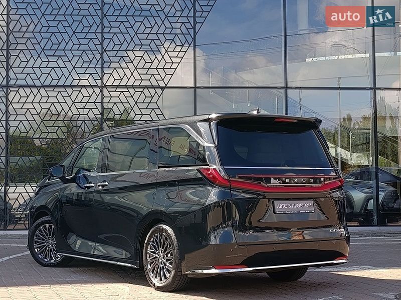 Минивэн Lexus LM 2025 в Киеве