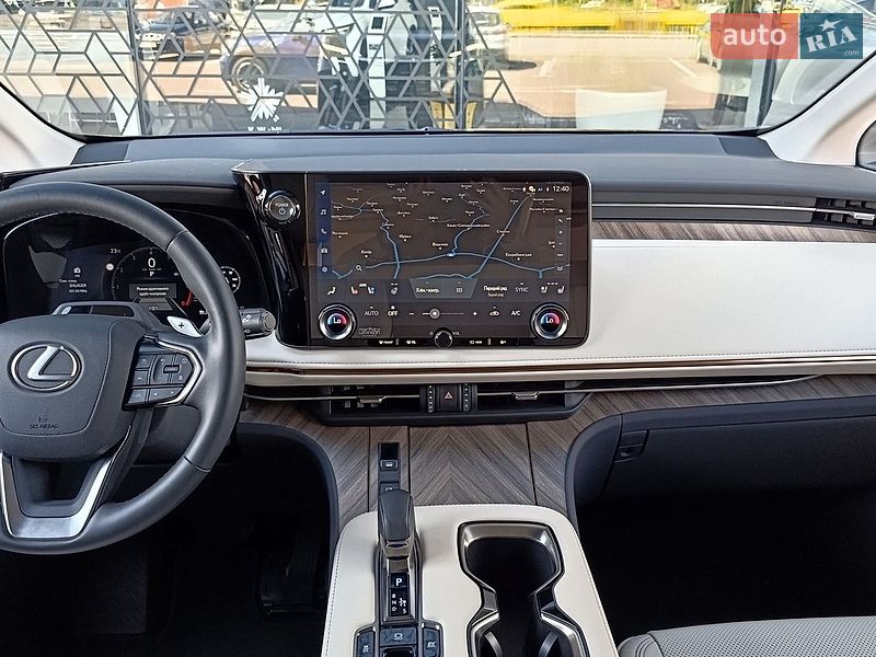 Минивэн Lexus LM 2025 в Киеве