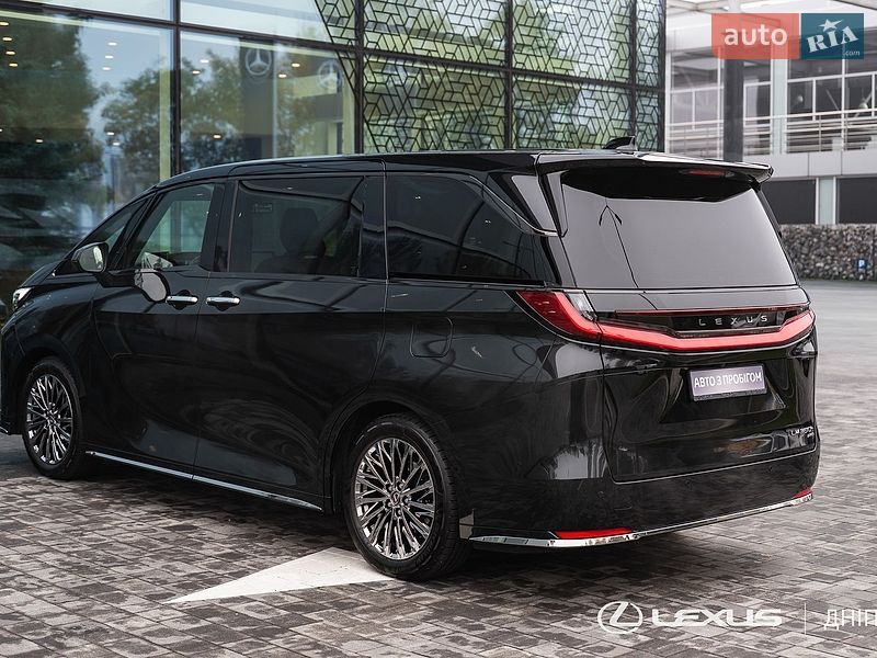 Мінівен Lexus LM 2025 в Дніпрі