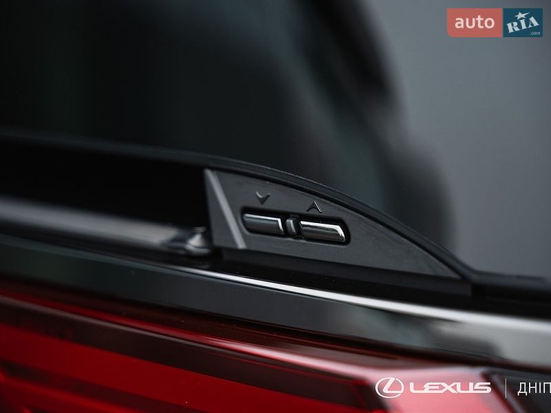Мінівен Lexus LM 2025 в Дніпрі