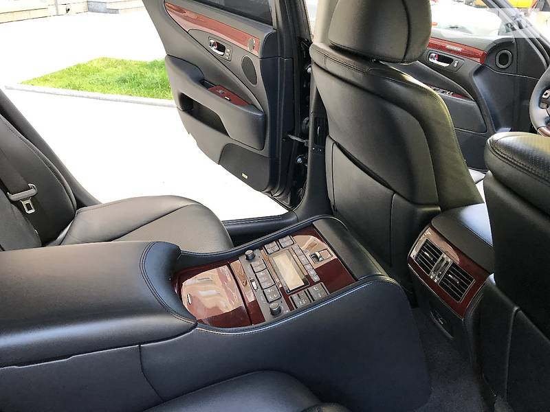 Седан Lexus LS 2008 в Киеве фото 33 Седан Lexus LS 2008 в Киеве