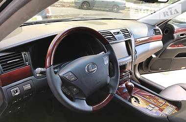 Седан Lexus LS 2008 в 