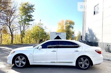 Седан Lexus LS 2008 в Киеве