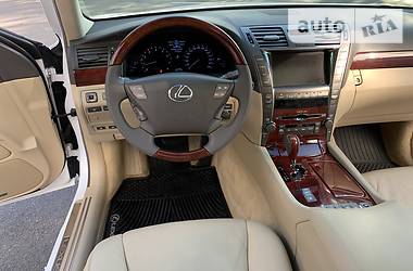 Седан Lexus LS 2008 в Киеве