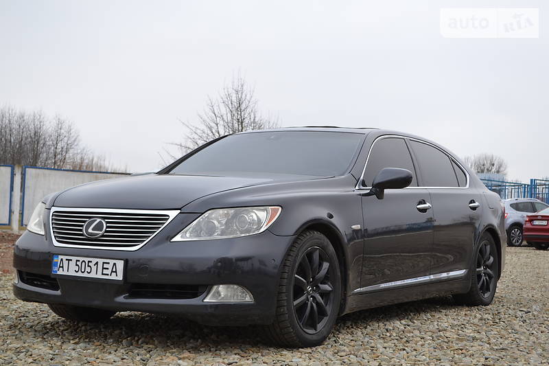 Седан Lexus LS 2007 в Калуше