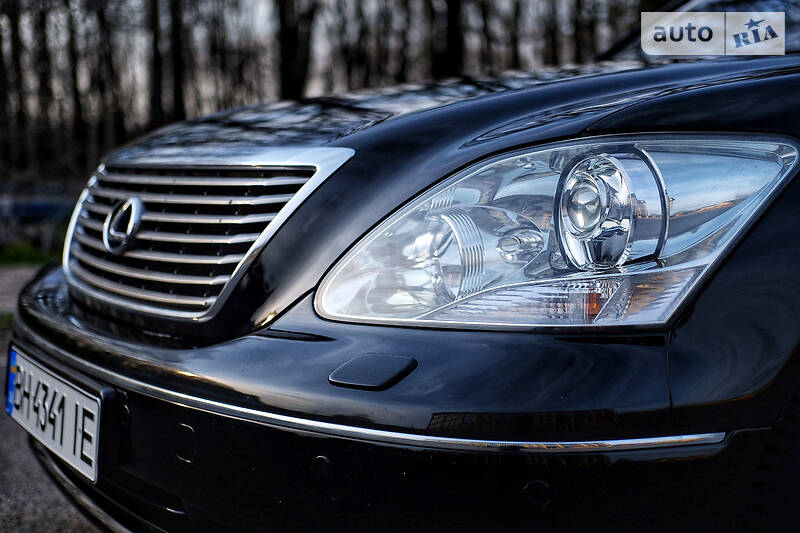 Седан Lexus LS 2004 в Одесі
