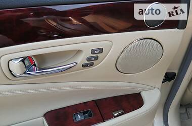 Седан Lexus LS 2006 в 
