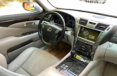 Седан Lexus LS 2008 в Днепре