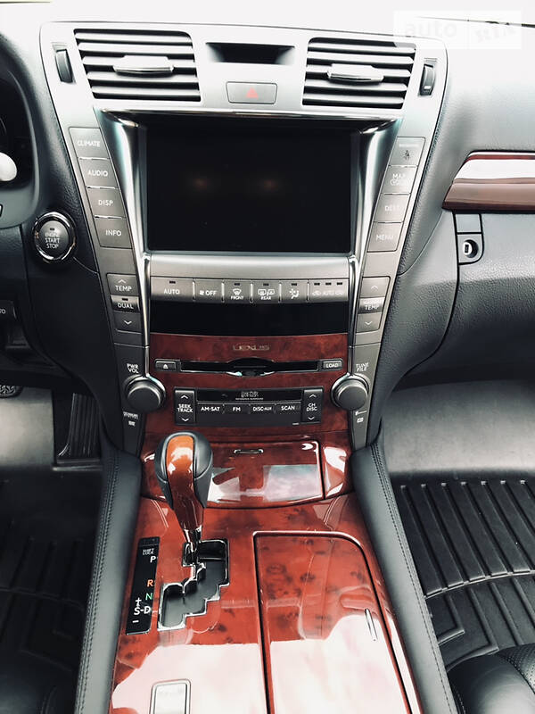 Седан Lexus LS 2008 в Сумах