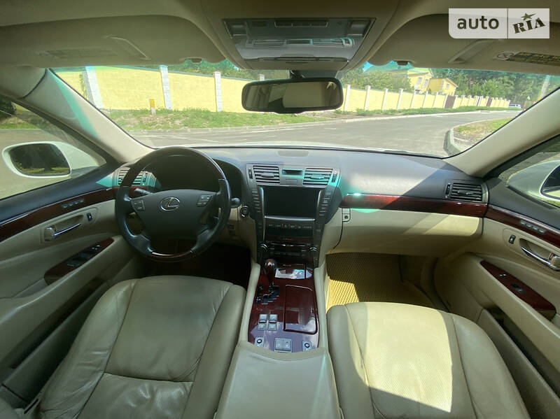 Седан Lexus LS 2009 в Кропивницькому