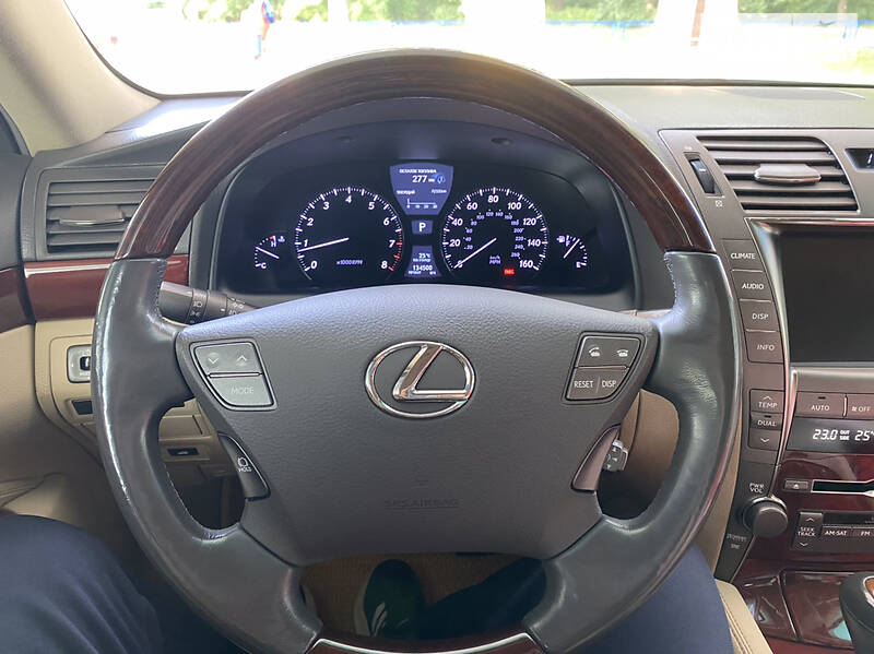 Седан Lexus LS 2009 в Кропивницькому