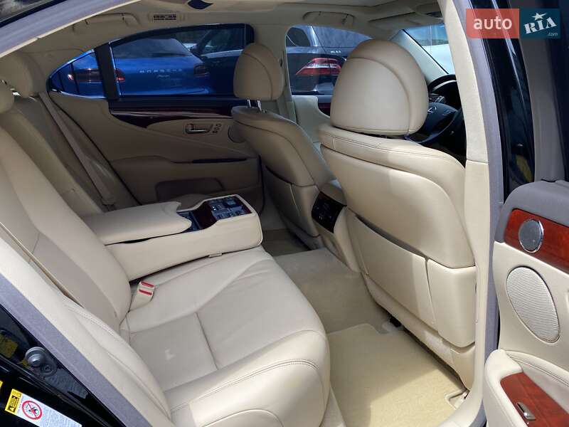 Седан Lexus LS 2011 в Одесі