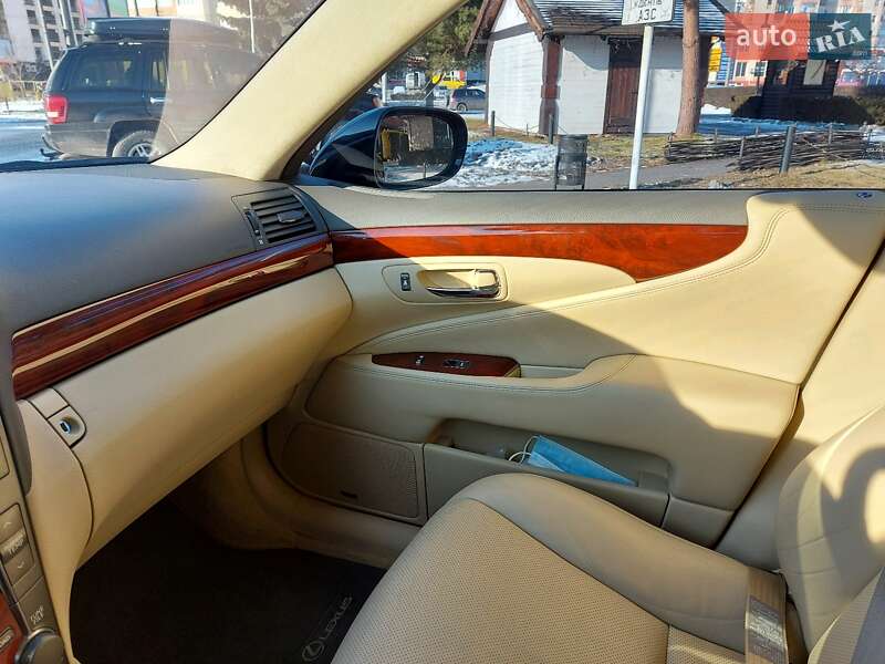 Седан Lexus LS 2008 в Ивано-Франковске
