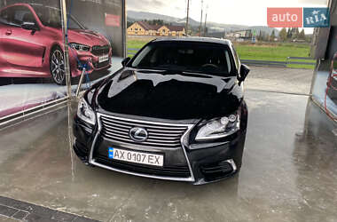 Седан Lexus LS 2014 в Иршаве