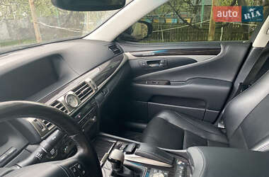 Седан Lexus LS 2014 в Иршаве
