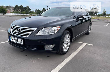Седан Lexus LS 2010 в Рівному