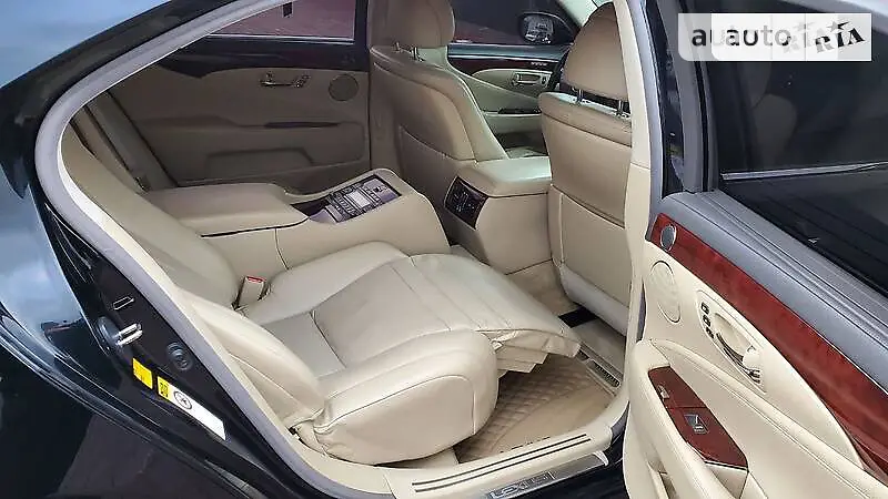 Седан Lexus LS 2008 в 