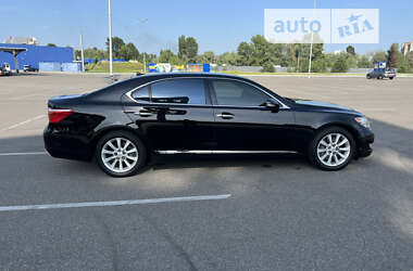 Седан Lexus LS 2010 в 