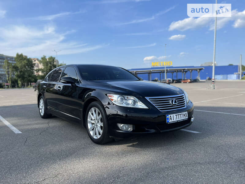 Седан Lexus LS 2010 в 