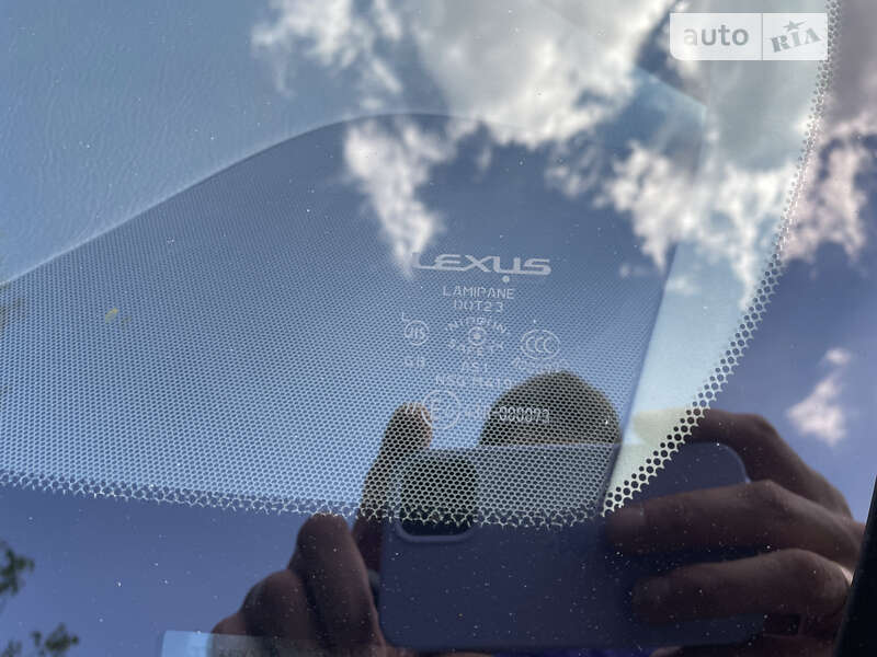 Седан Lexus LS 2008 в Чернігові