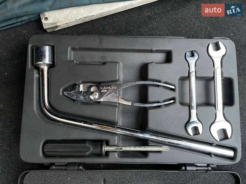 Седан Lexus LS 2000 в Дунаївцях