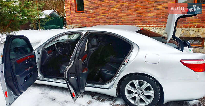 Седан Lexus LS 2008 в Києві