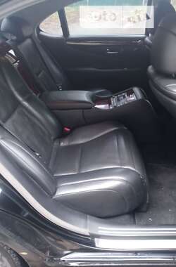 Седан Lexus LS 2007 в 