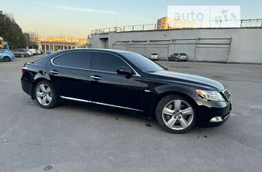 Седан Lexus LS 2008 в Львові