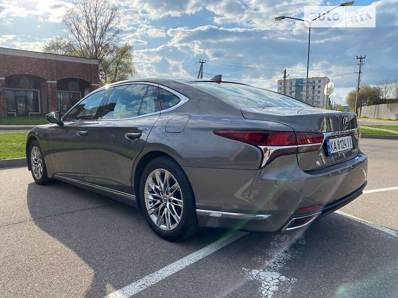 Седан Lexus LS 2018 в Киеве