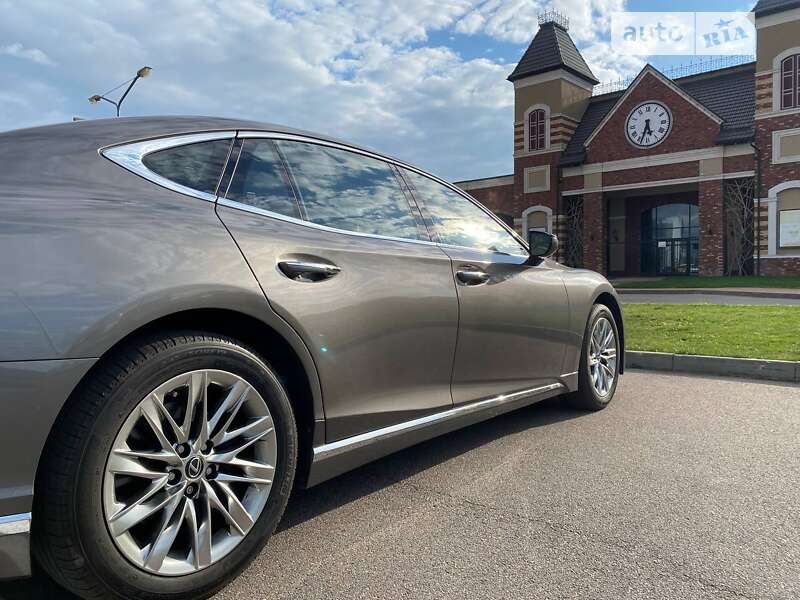 Седан Lexus LS 2018 в Киеве
