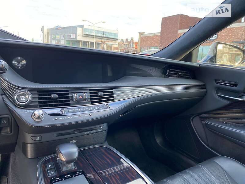 Седан Lexus LS 2018 в Киеве
