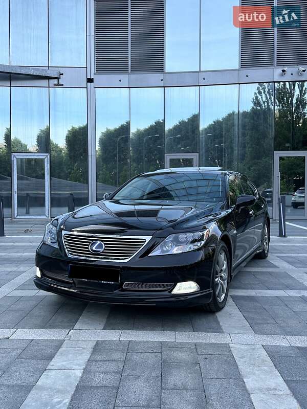 Седан Lexus LS 2008 в Киеве
