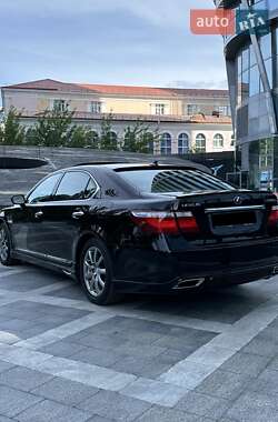 Седан Lexus LS 2008 в Киеве