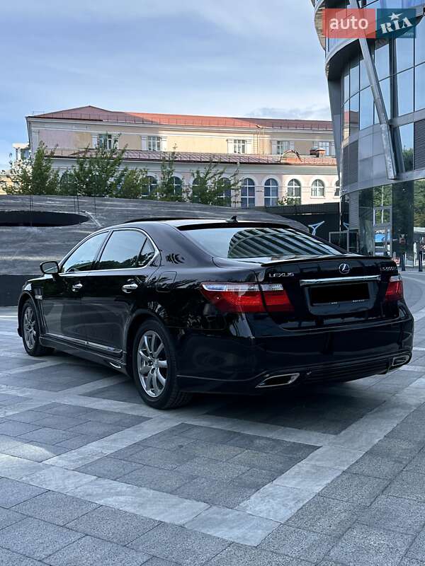 Седан Lexus LS 2008 в Киеве
