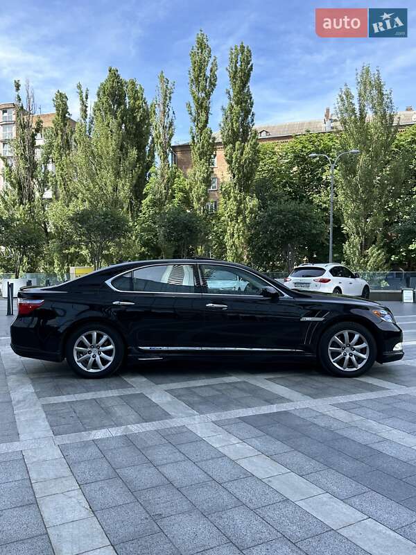 Седан Lexus LS 2008 в Киеве