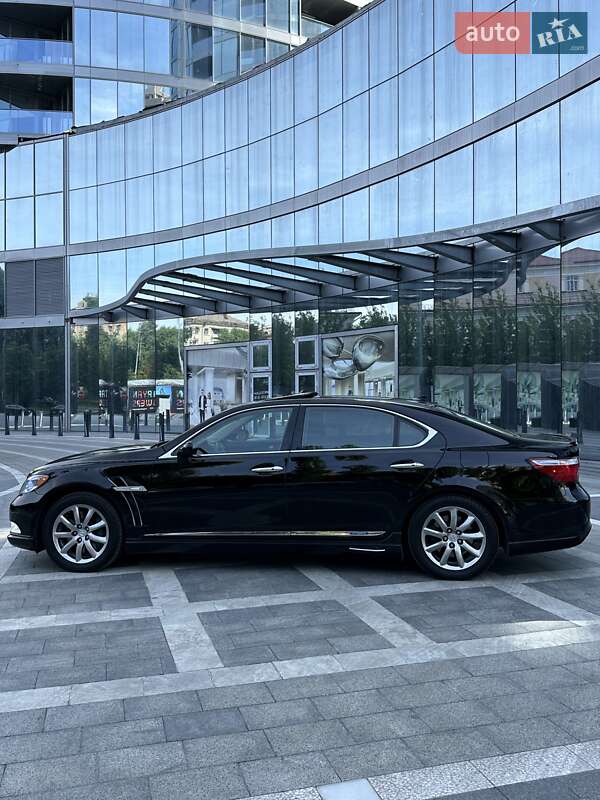 Седан Lexus LS 2008 в Киеве