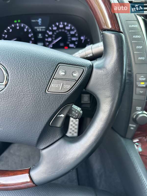 Седан Lexus LS 2008 в Киеве