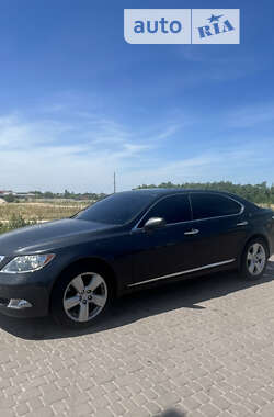 Седан Lexus LS 2007 в Городку