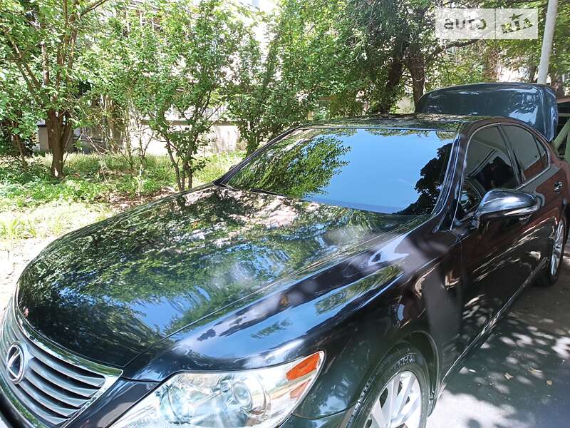 Lexus LS 2011