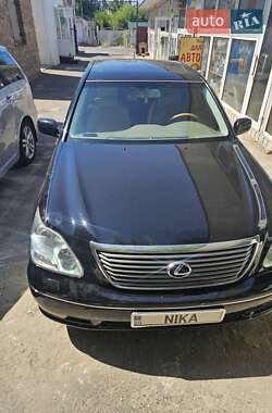 Седан Lexus LS 2004 в 