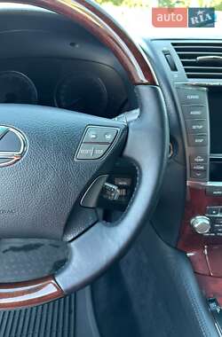 Седан Lexus LS 2011 в Киеве