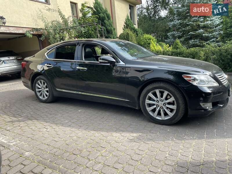 Седан Lexus LS 2010 в 