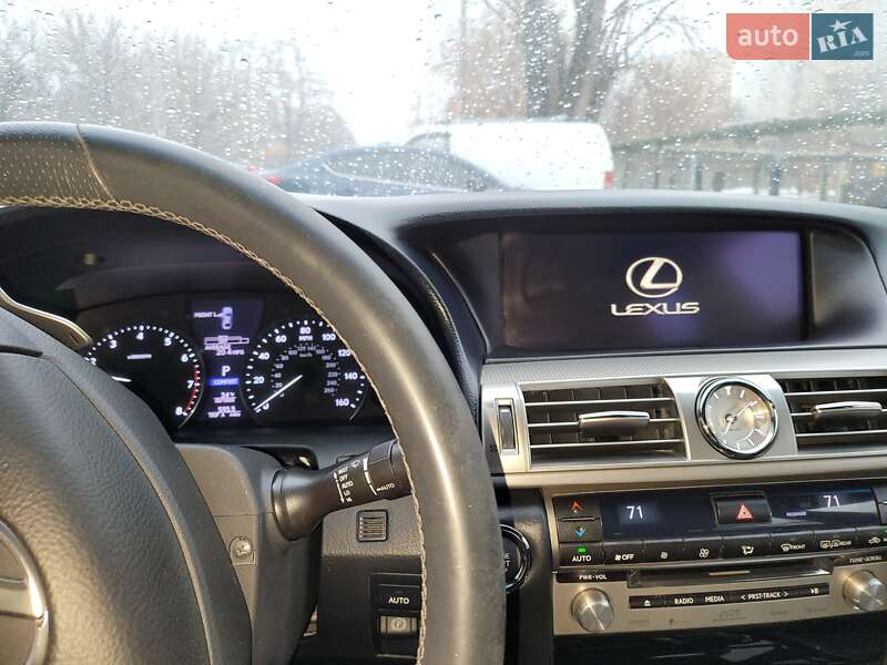 Седан Lexus LS 2014 в Киеве