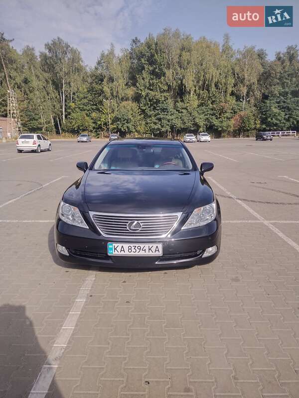 Седан Lexus LS 2008 в Чернигове