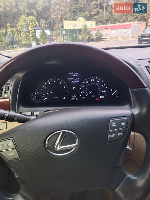 Седан Lexus LS 2008 в Чернигове