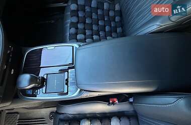 Седан Lexus LS 2018 в 
