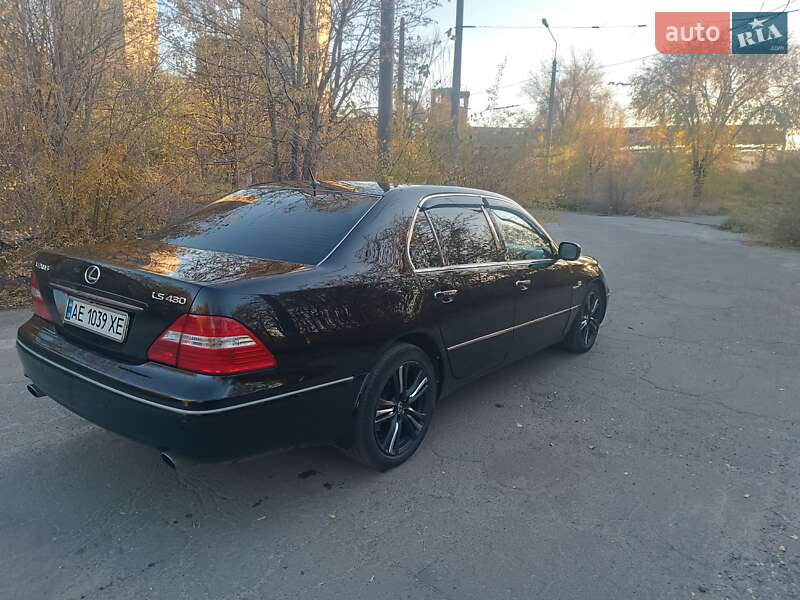 Седан Lexus LS 2004 в Кривому Розі