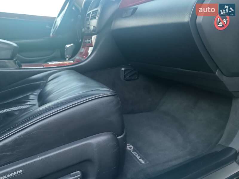 Седан Lexus LS 2004 в Кривому Розі