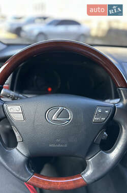 Седан Lexus LS 2008 в 